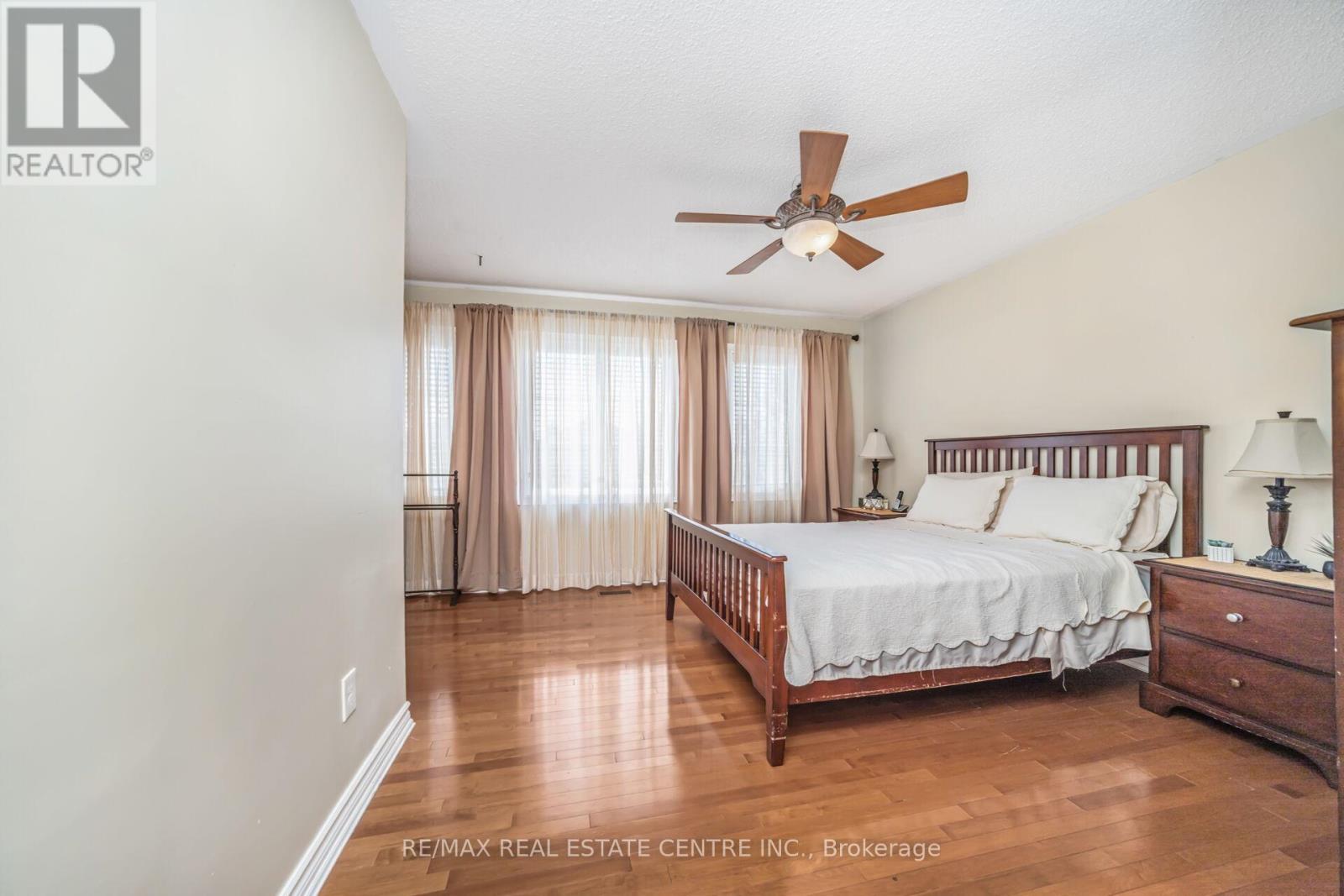 19 Hollowgrove Boulevard, Brampton, Ontario  L6P 1B1 - Photo 25 - W12659090