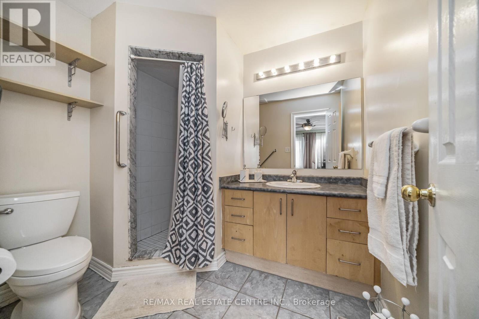 19 Hollowgrove Boulevard, Brampton, Ontario  L6P 1B1 - Photo 28 - W12659090