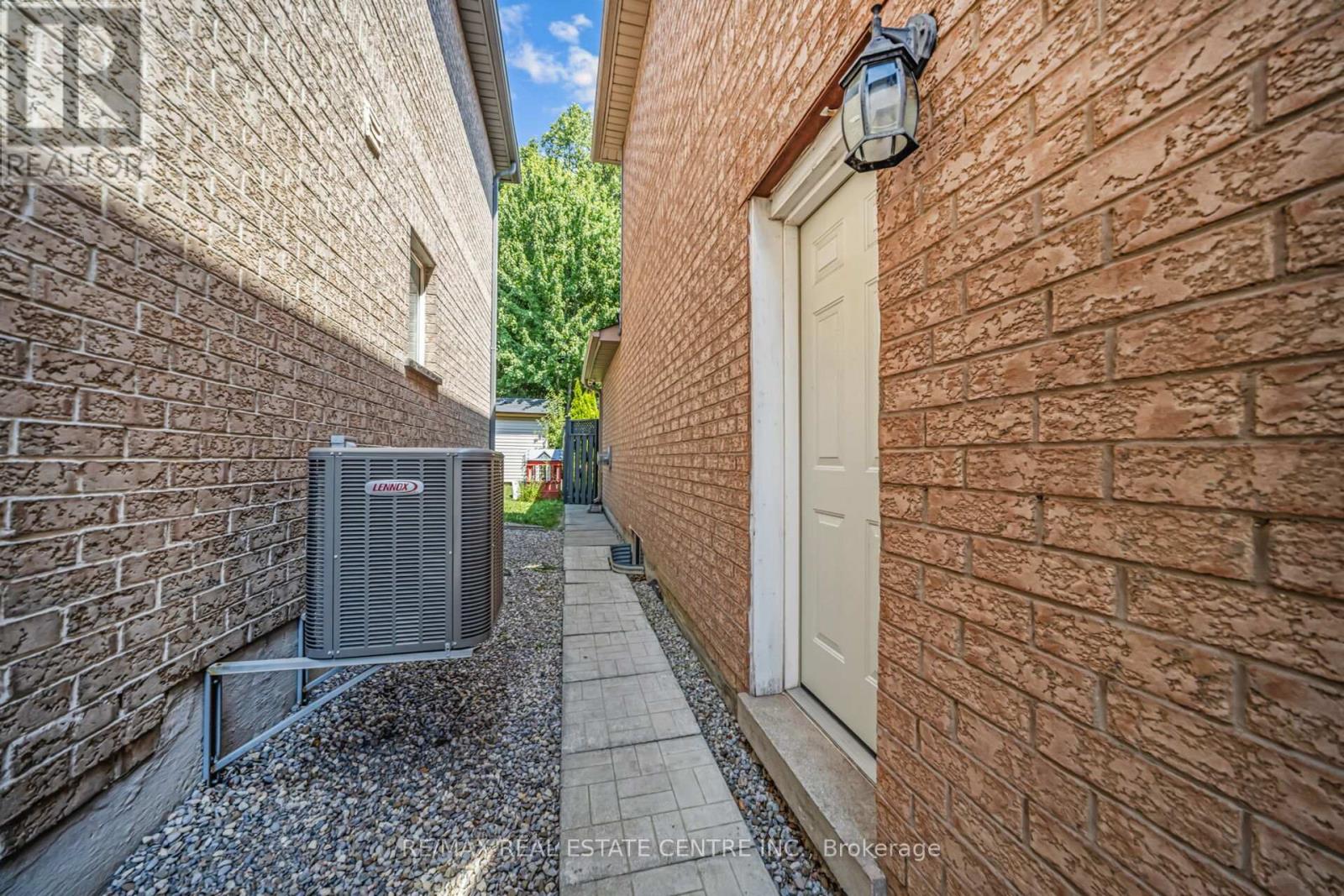 19 Hollowgrove Boulevard, Brampton, Ontario  L6P 1B1 - Photo 45 - W12659090