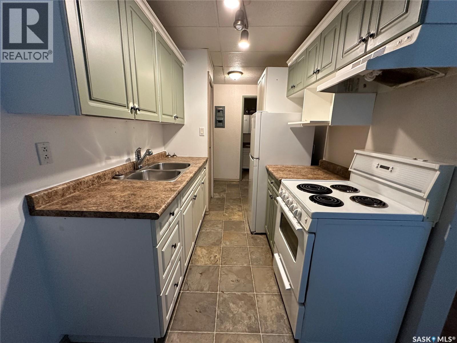 113 3rd Street E, St. Walburg, Saskatchewan  S0M 0E2 - Photo 11 - SK026111