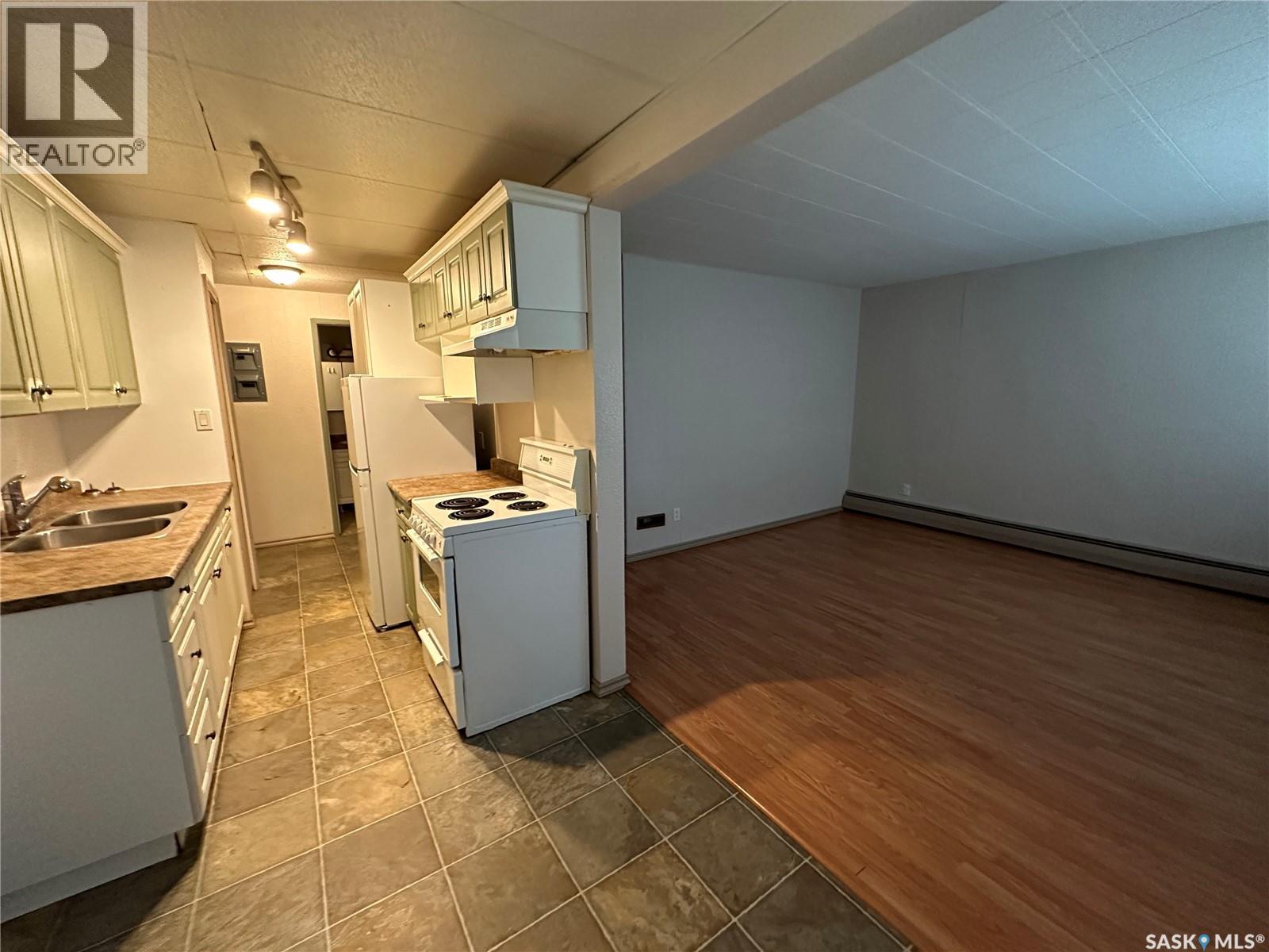 113 3rd Street E, St. Walburg, Saskatchewan  S0M 0E2 - Photo 12 - SK026111