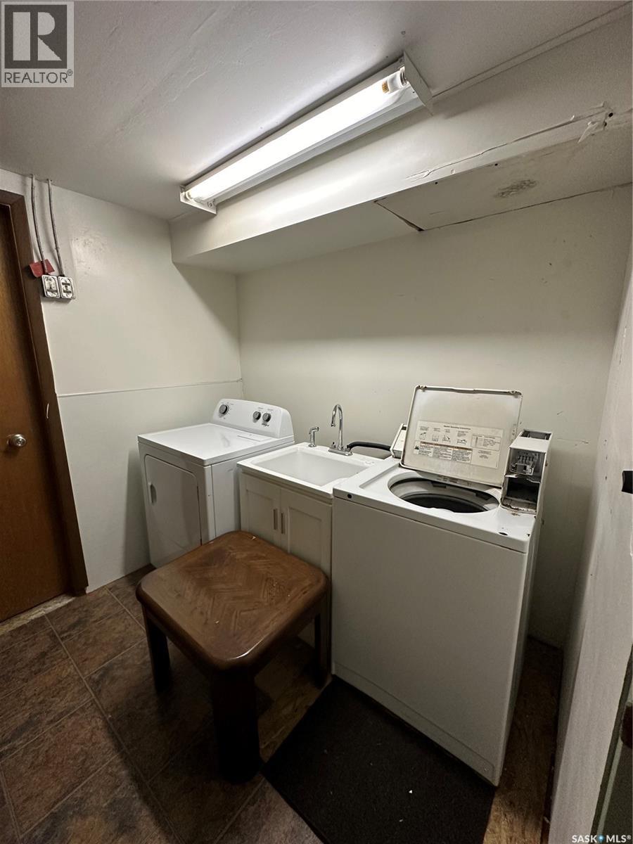 113 3rd Street E, St. Walburg, Saskatchewan  S0M 0E2 - Photo 28 - SK026111