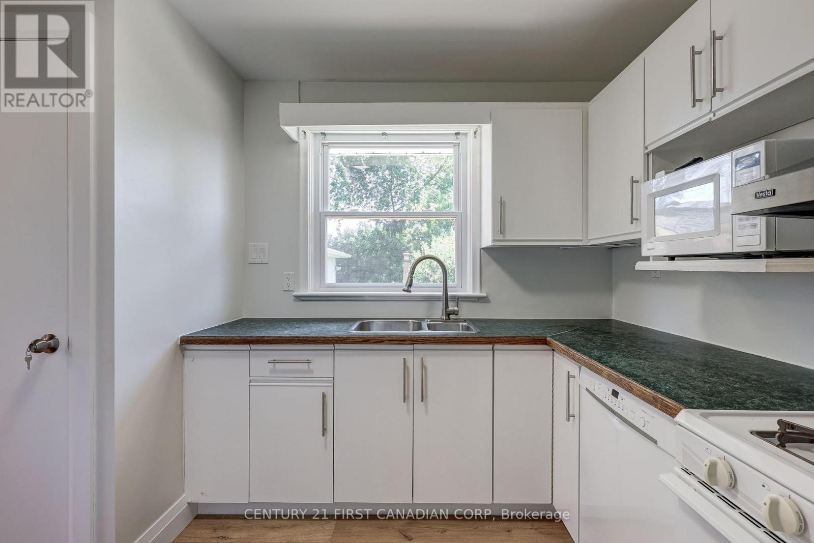 1805 Whitehall Drive, London East, Ontario  N5W 1Z2 - Photo 12 - X12659100