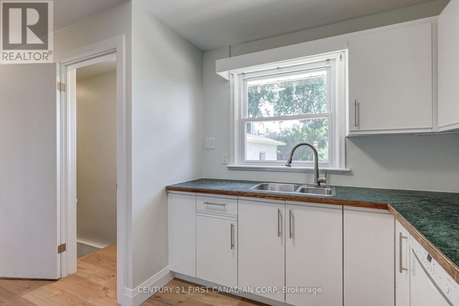 1805 Whitehall Drive, London East, Ontario  N5W 1Z2 - Photo 13 - X12659100