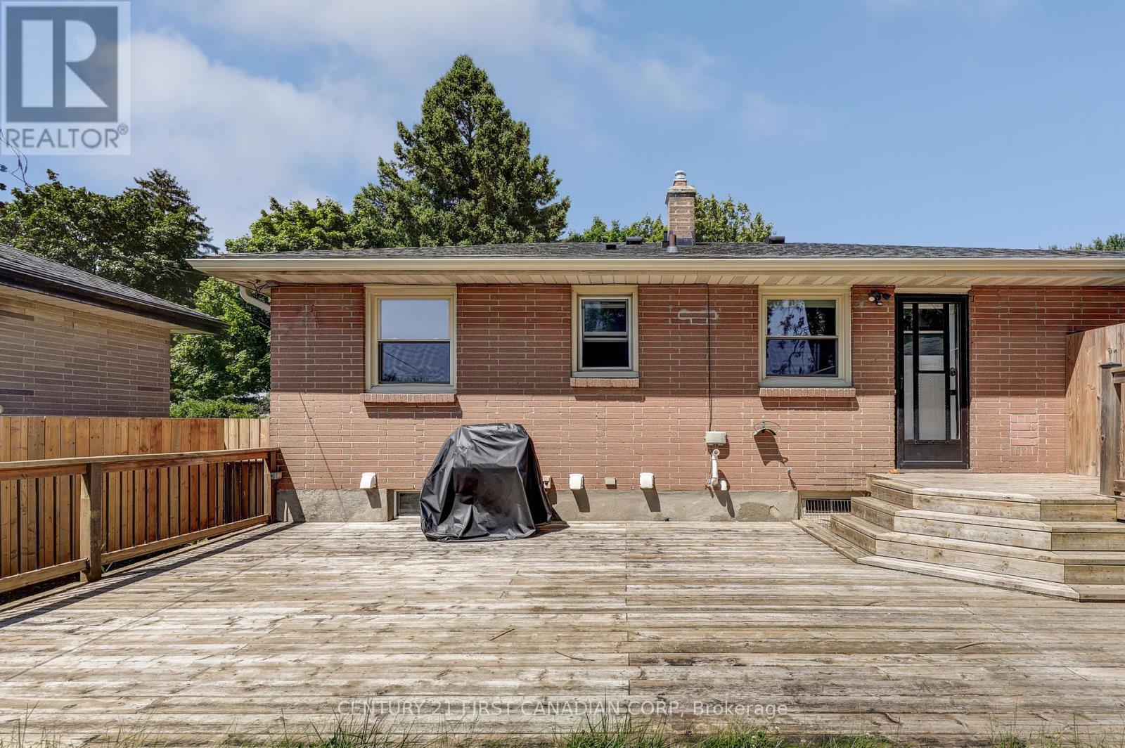 1805 Whitehall Drive, London East, Ontario  N5W 1Z2 - Photo 23 - X12659100