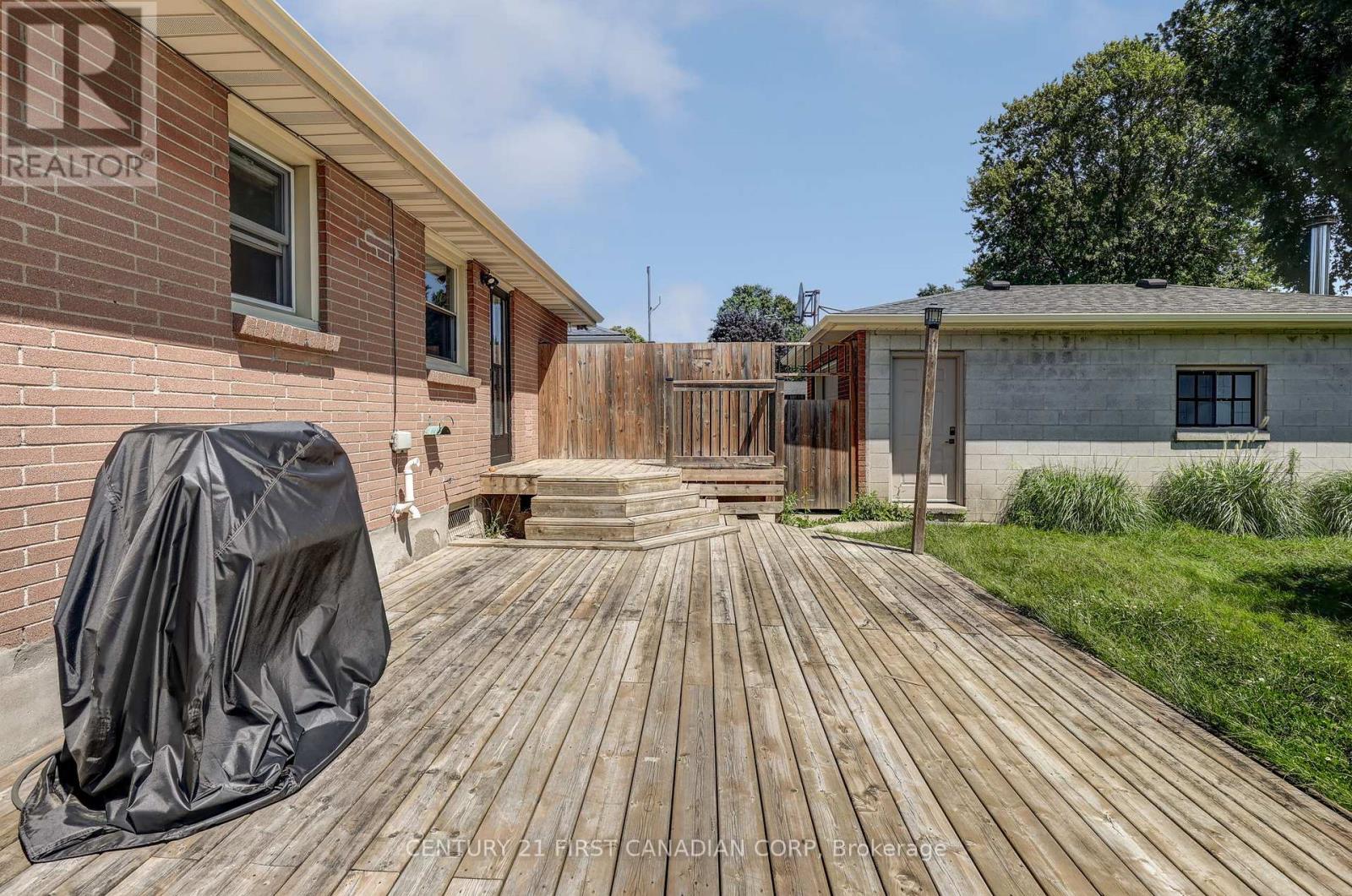 1805 Whitehall Drive, London East, Ontario  N5W 1Z2 - Photo 24 - X12659100