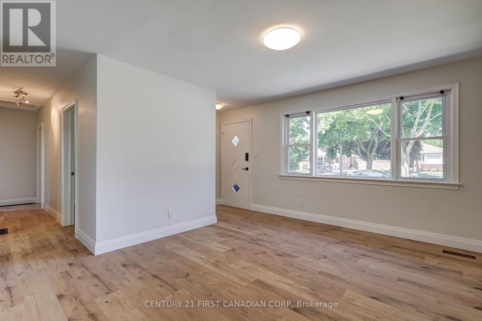 1805 Whitehall Drive, London East, Ontario  N5W 1Z2 - Photo 6 - X12659100