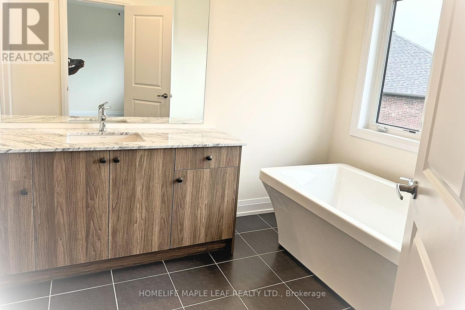 54 Bearberry Road, Springwater, Ontario  L9X 2E1 - Photo 11 - S12659106