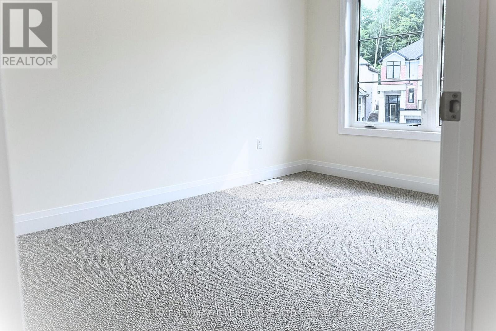 54 Bearberry Road, Springwater, Ontario  L9X 2E1 - Photo 13 - S12659106