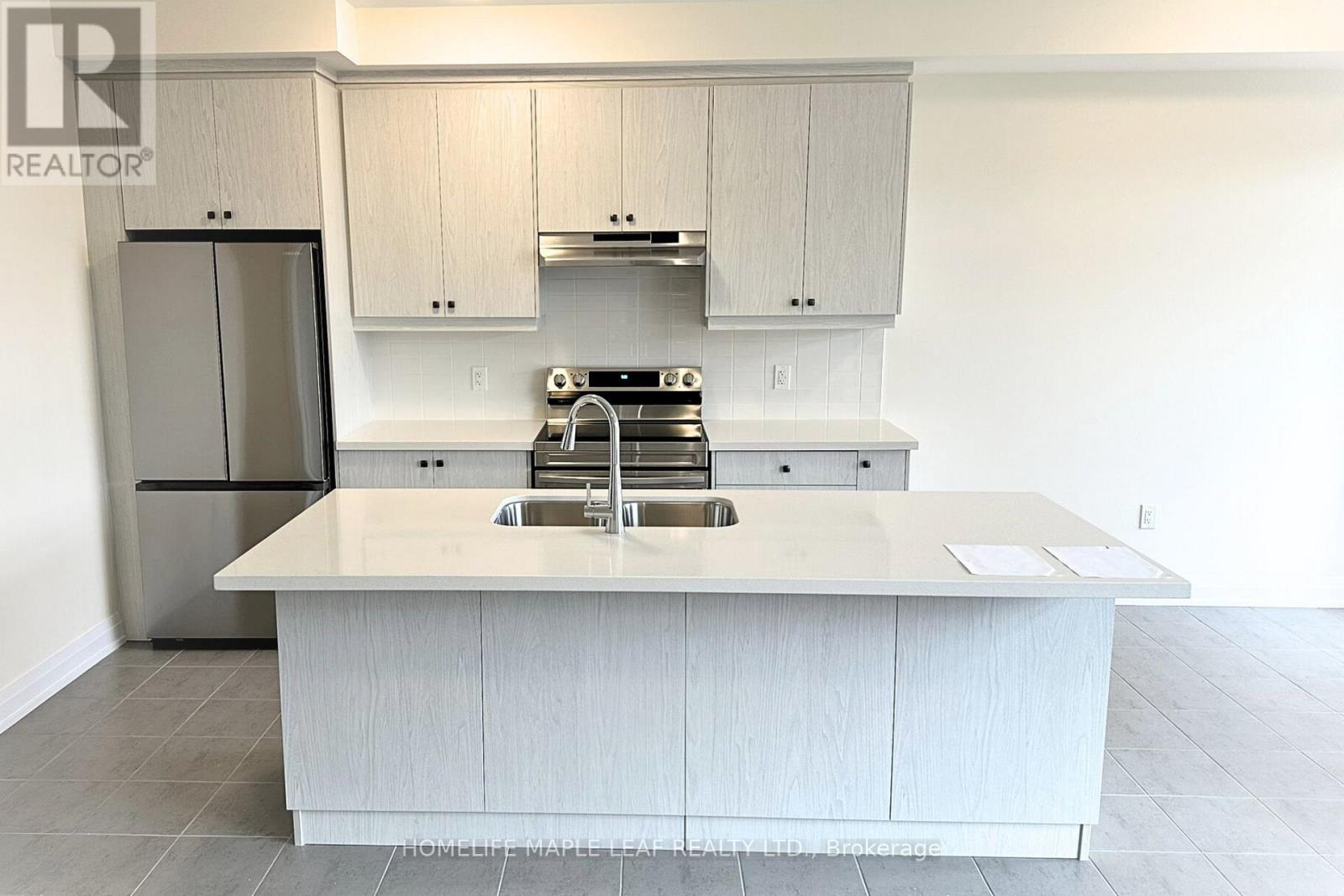 54 Bearberry Road, Springwater, Ontario  L9X 2E1 - Photo 4 - S12659106