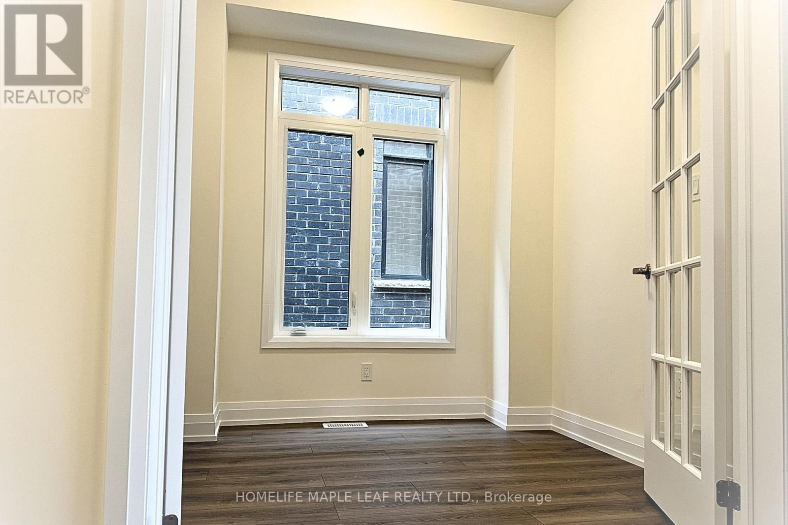 54 Bearberry Road, Springwater, Ontario  L9X 2E1 - Photo 5 - S12659106