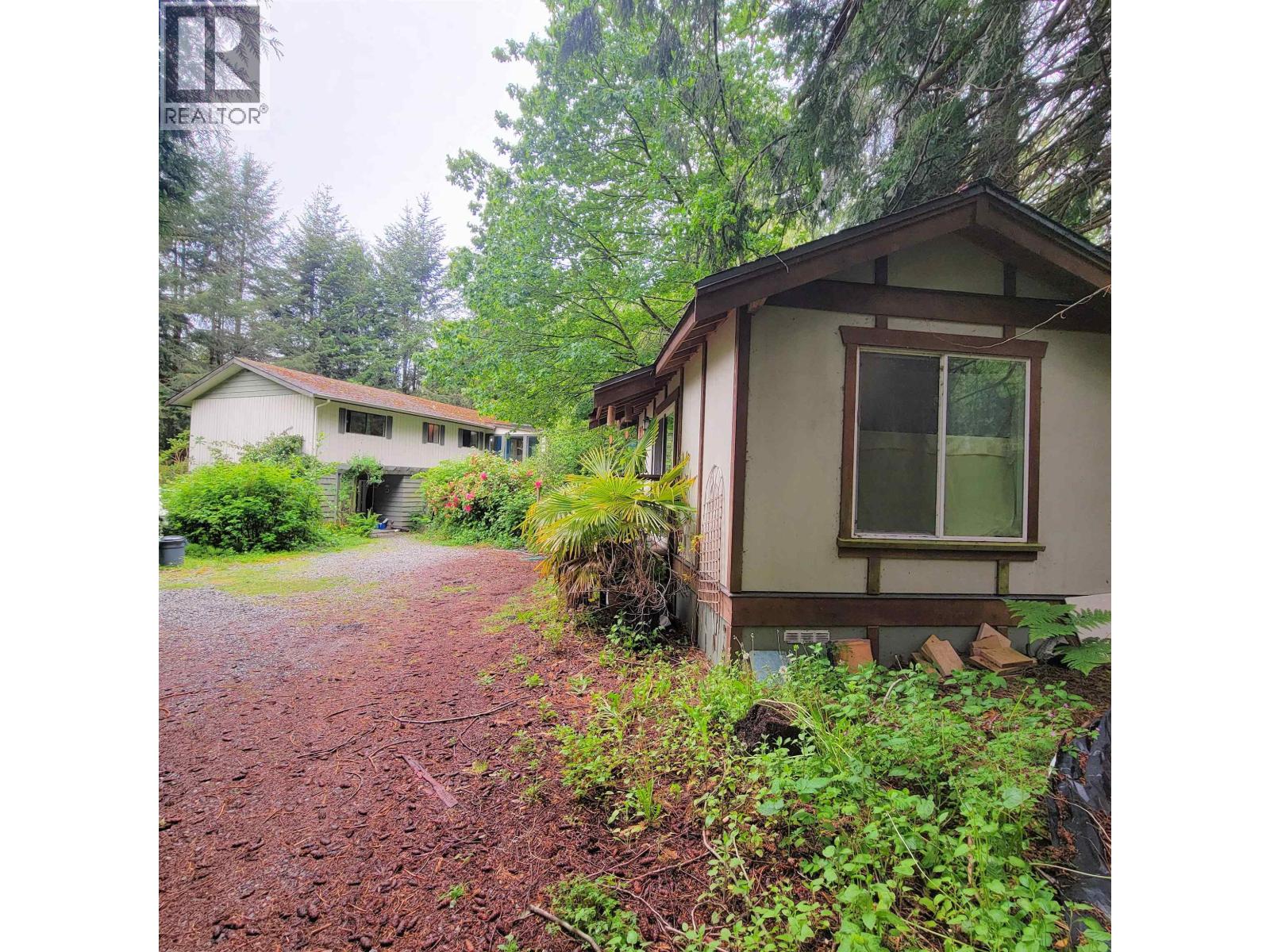 2240 OLDERSHAW ROAD, Roberts Creek, British Columbia