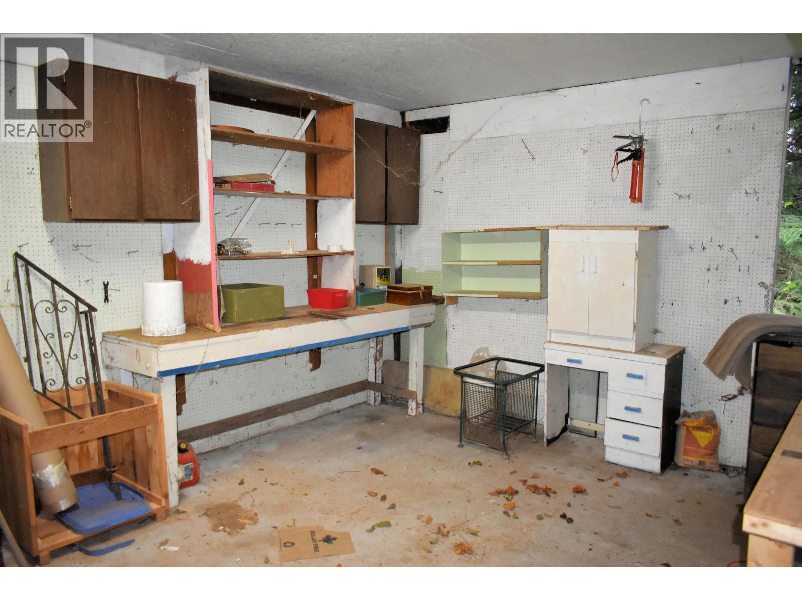 2240 Oldershaw Road, Roberts Creek, British Columbia  V0N 2W5 - Photo 33 - R3075378