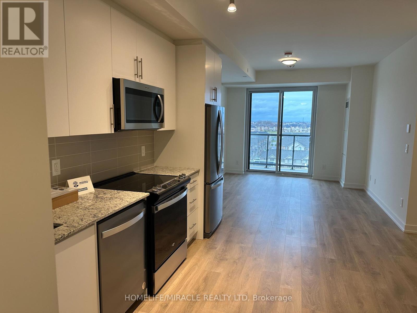 910 - 345 Wheat Boom Drive, Oakville, Ontario  L6H 7K4 - Photo 3 - W12657914