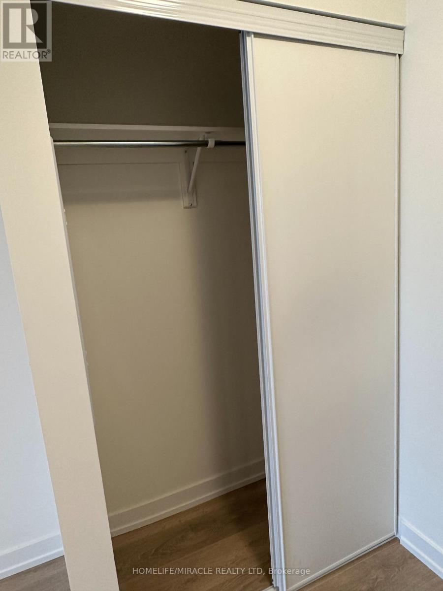 910 - 345 Wheat Boom Drive, Oakville, Ontario  L6H 7K4 - Photo 9 - W12657914