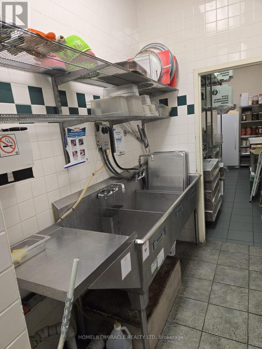 #d2 - 2335 Trafalgar Road, Oakville, Ontario  L6H 6N9 - Photo 10 - W12659110