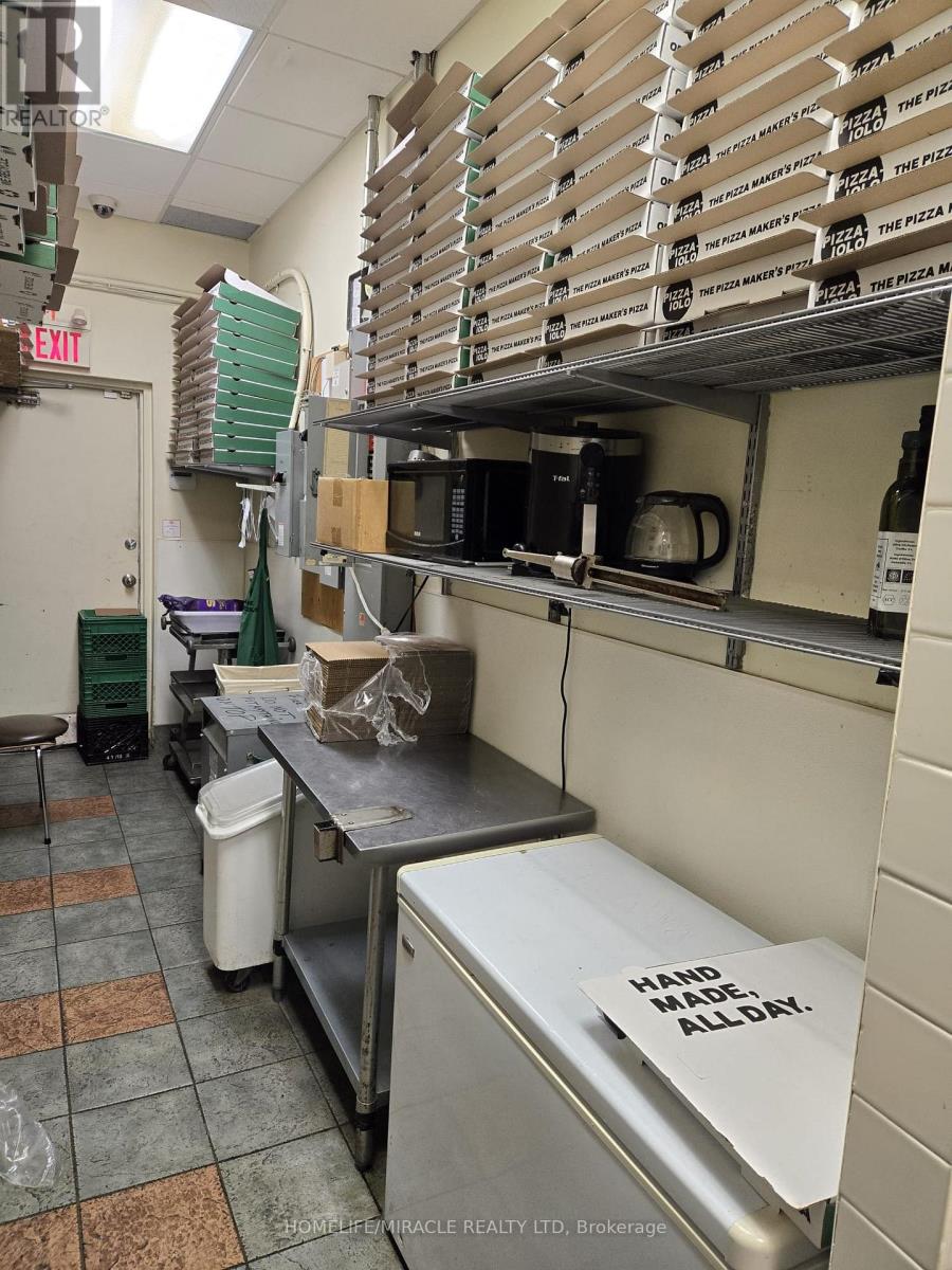 #d2 - 2335 Trafalgar Road, Oakville, Ontario  L6H 6N9 - Photo 8 - W12659110