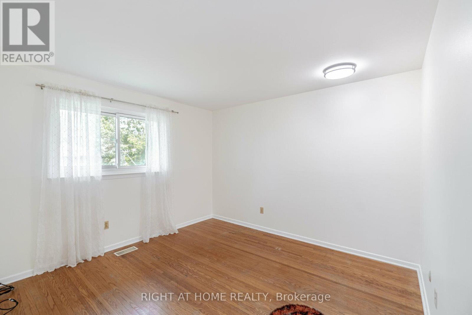 1093 Parthia Crescent, Mississauga, Ontario  L4Y 2L3 - Photo 23 - W12659116