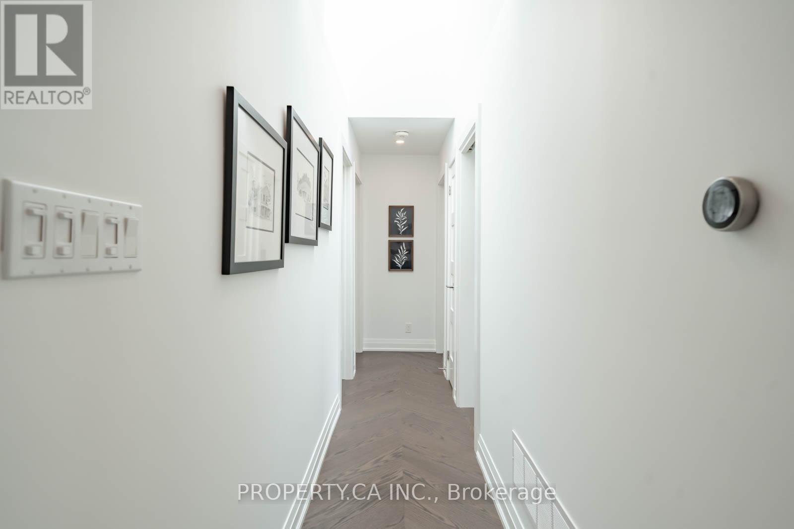 1533 Rometown Drive, Mississauga, Ontario  L5E 2T8 - Photo 12 - W12659122