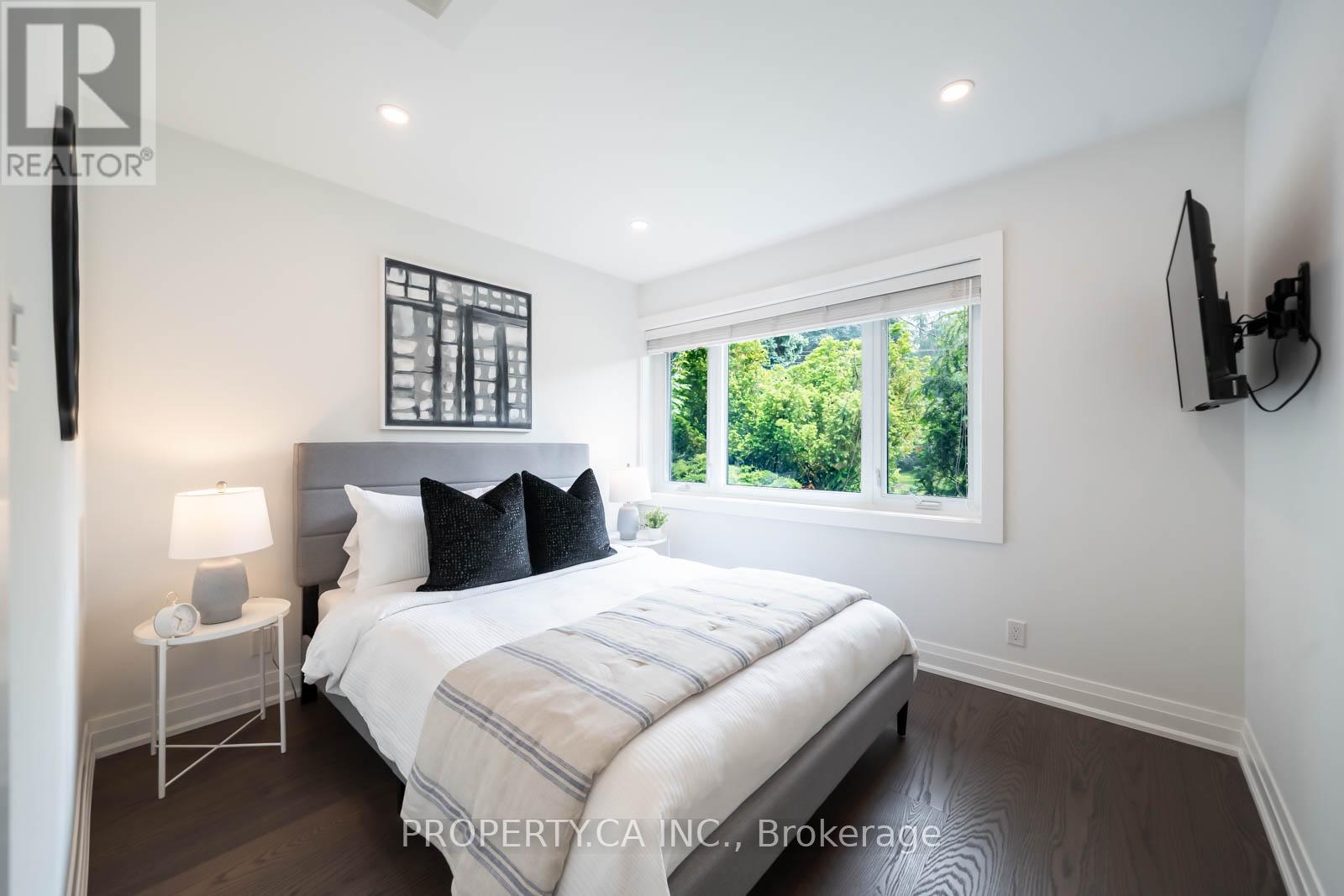 1533 Rometown Drive, Mississauga, Ontario  L5E 2T8 - Photo 18 - W12659122