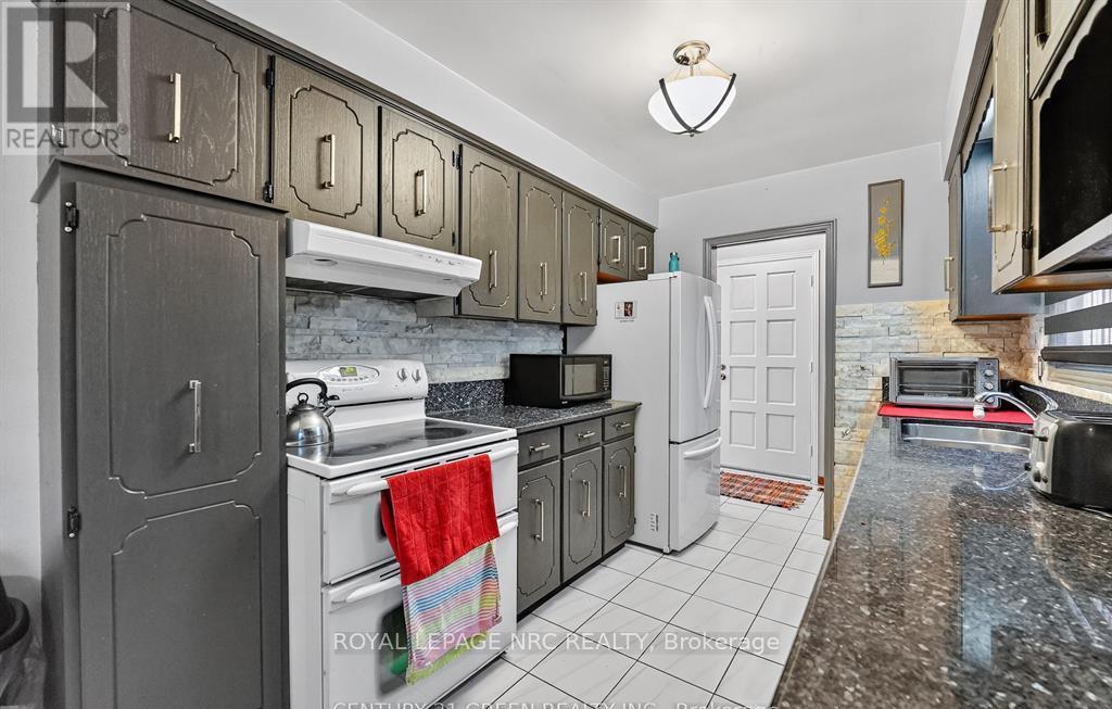 6186 Delta Drive, Niagara Falls, Ontario  L2H 2G8 - Photo 13 - X12659128