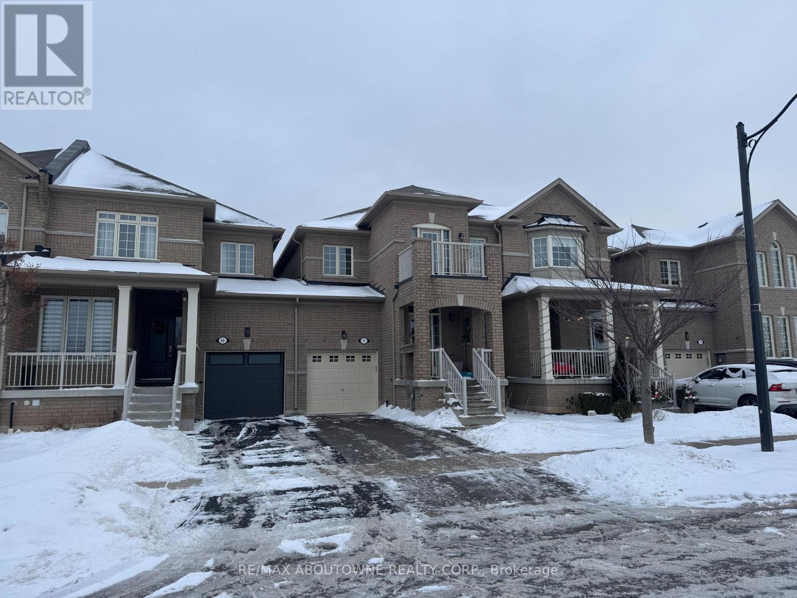 71 FINGLAND CRESCENT, Hamilton, Ontario