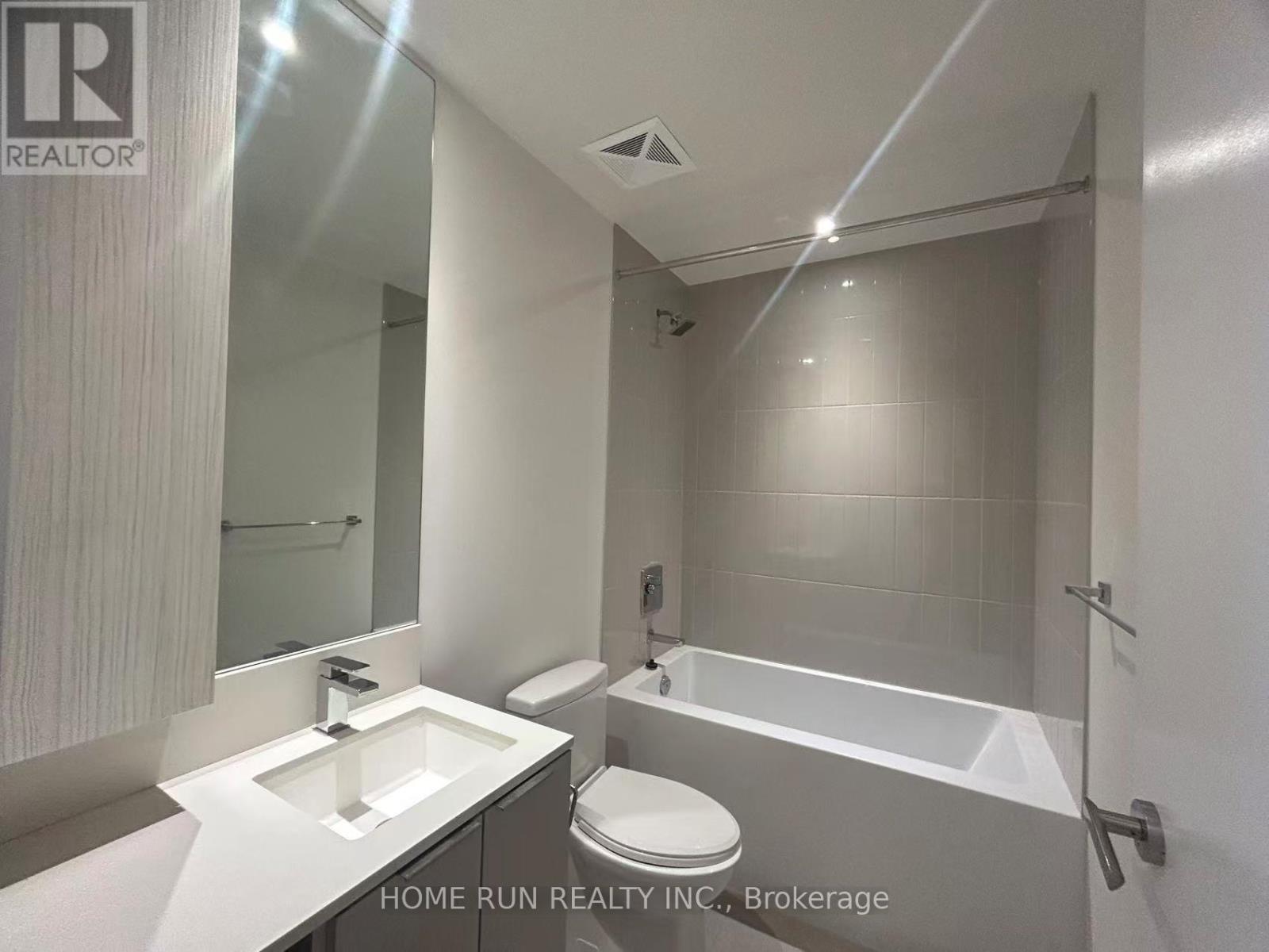 1903 - 3900 Confederation Parkway, Mississauga, Ontario  L5B 0M3 - Photo 6 - W12659162