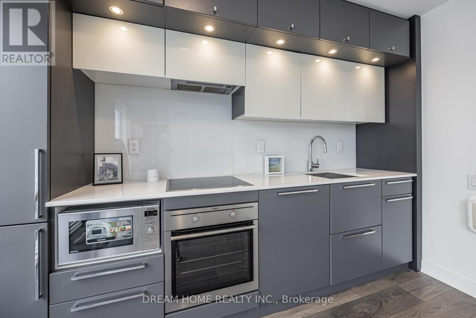 2204 - 15 Grenville Street, Toronto, Ontario  M4Y 1A1 - Photo 8 - C12659140