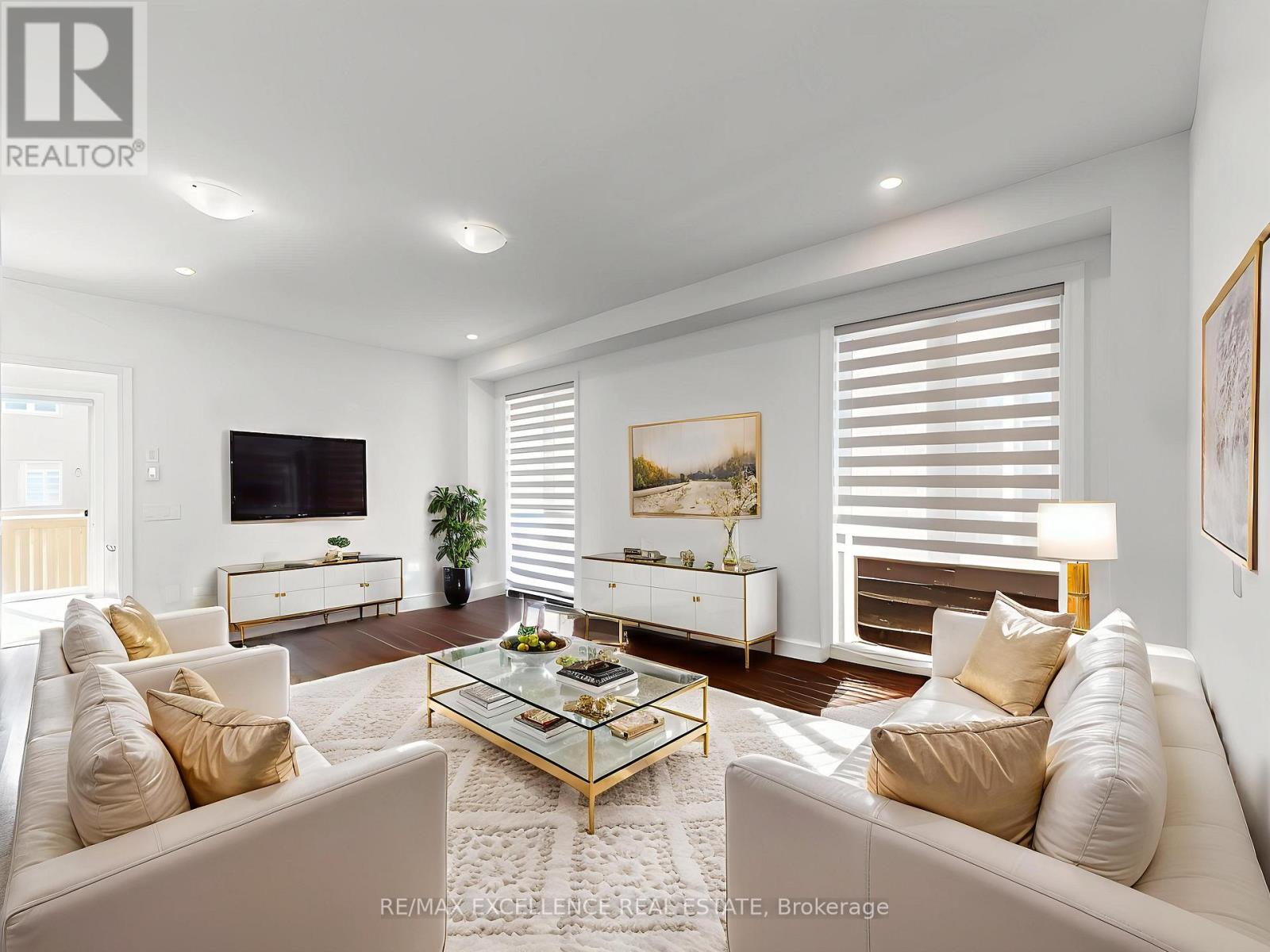 33 Tiger Crescent, Brampton, Ontario  L6R 0C8 - Photo 4 - W12652800