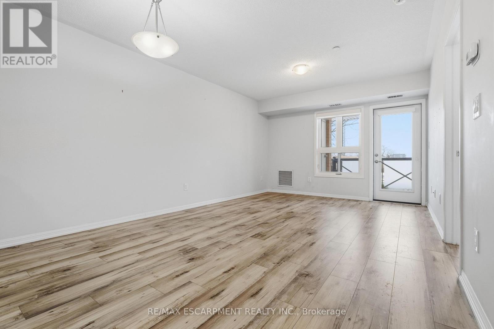 107 - 1045 Nadalin Heights, Milton, Ontario  L9T 8R5 - Photo 6 - W12653268