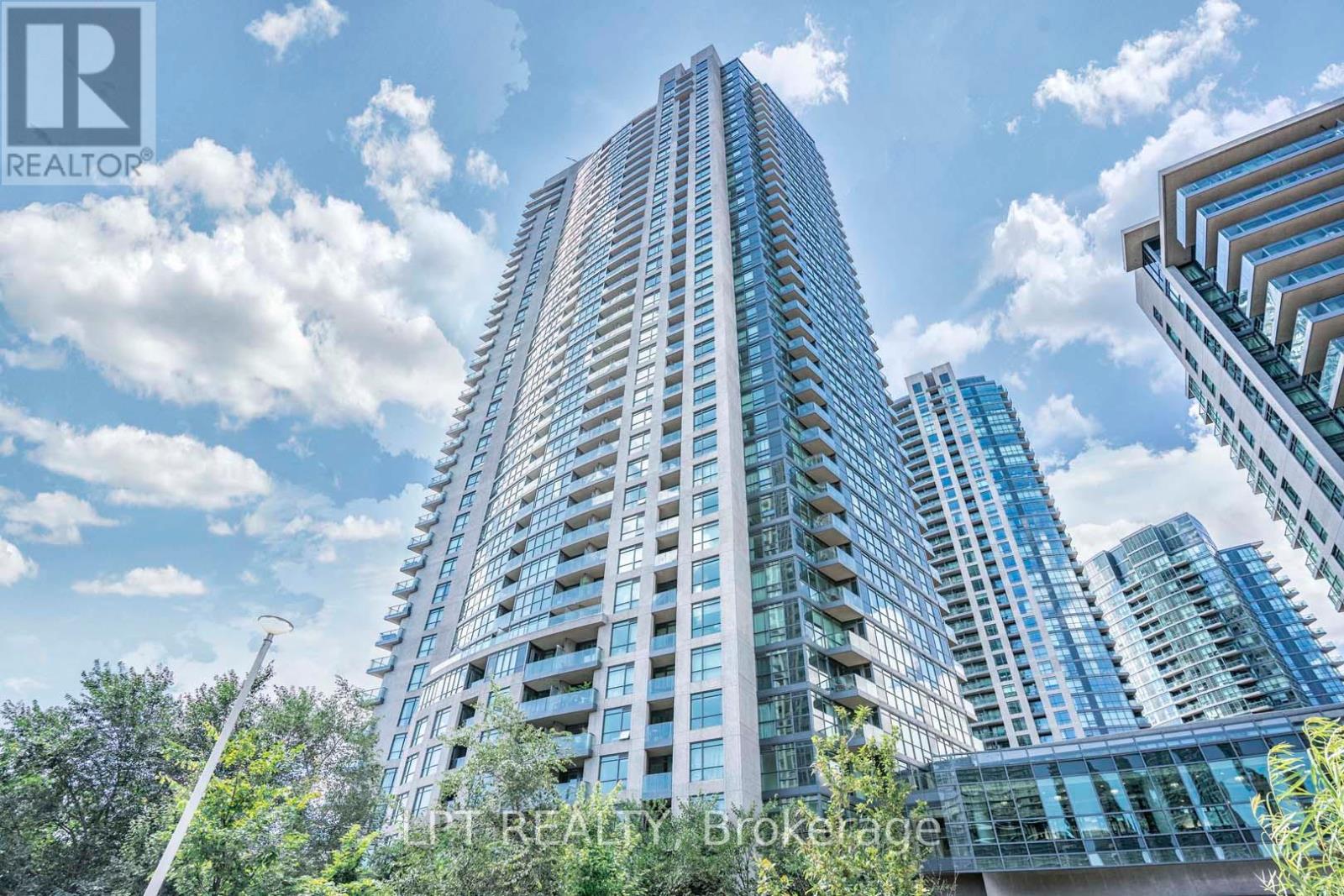 217 - 215 FORT YORK BOULEVARD, Toronto, Ontario