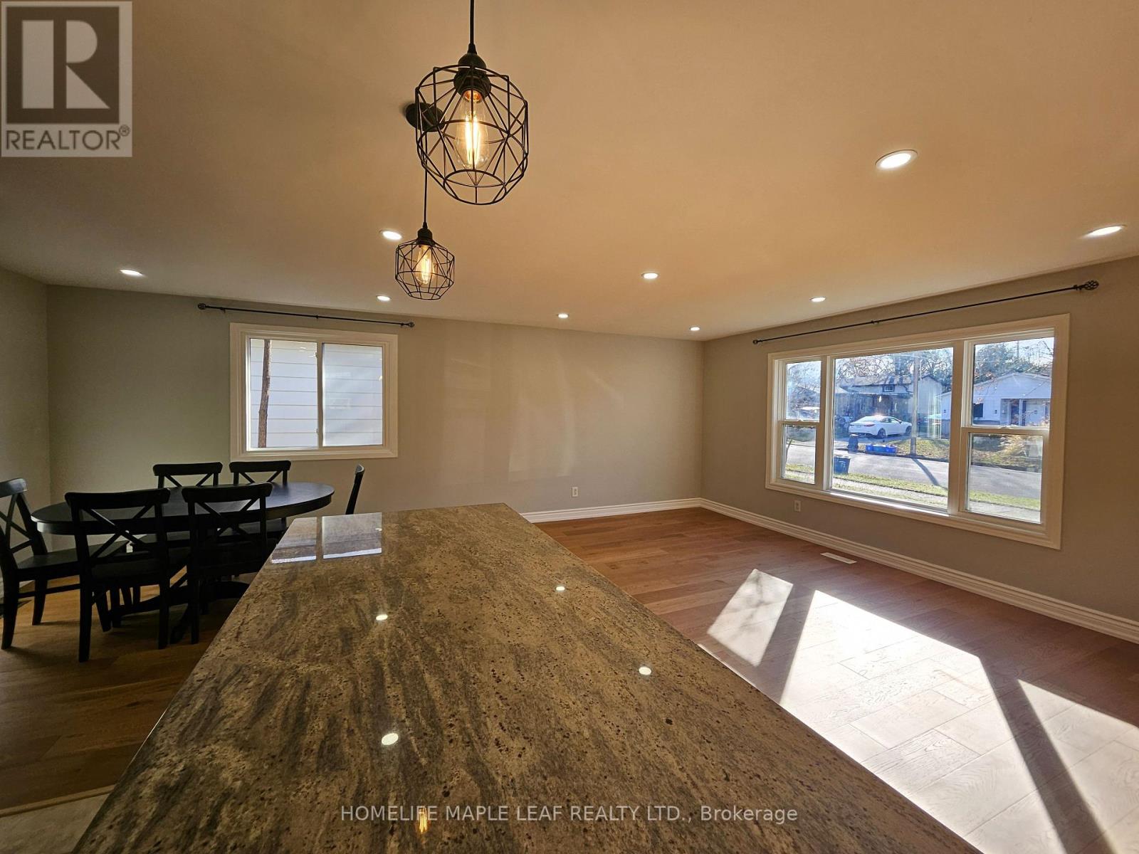 56 Helene Crescent, Waterloo, Ontario  N2L 5E5 - Photo 3 - X12659182