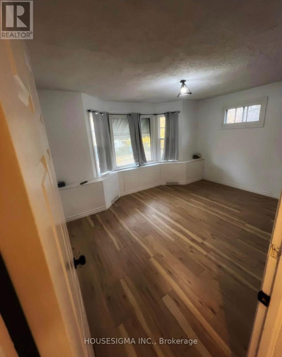 147 Emerson Avenue, London South, Ontario  N5Z 3L5 - Photo 4 - X12659190