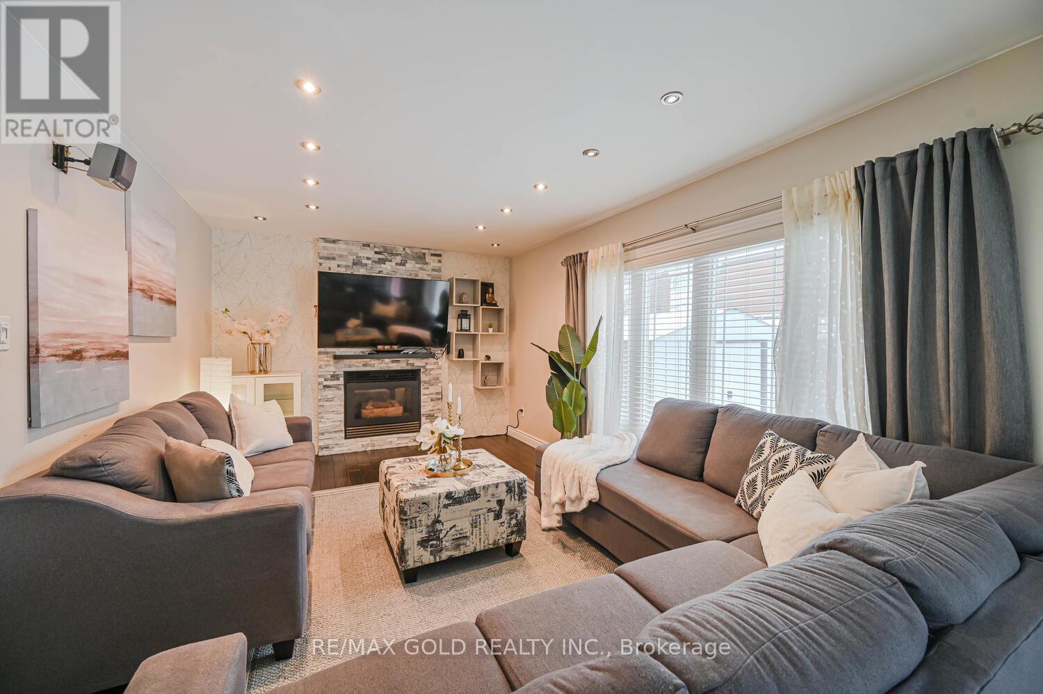 30 FOXTAIL ROAD, Brampton, Ontario