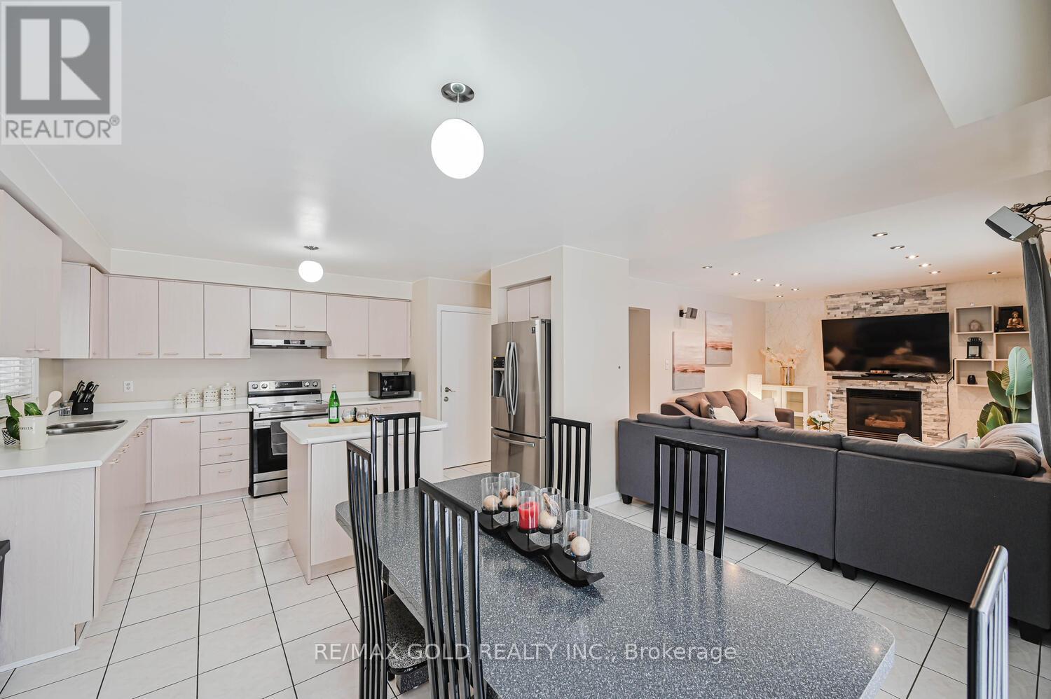 30 Foxtail Road, Brampton, Ontario  L6R 1E2 - Photo 15 - W12657738