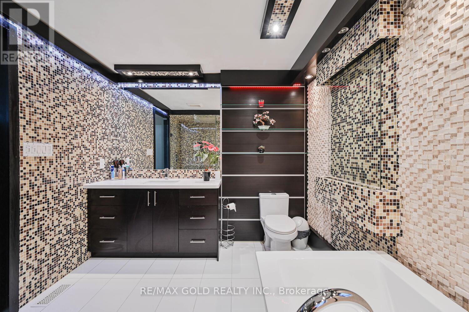 30 Foxtail Road, Brampton, Ontario  L6R 1E2 - Photo 24 - W12657738