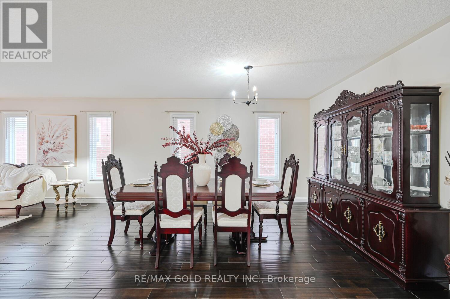 30 Foxtail Road, Brampton, Ontario  L6R 1E2 - Photo 6 - W12657738