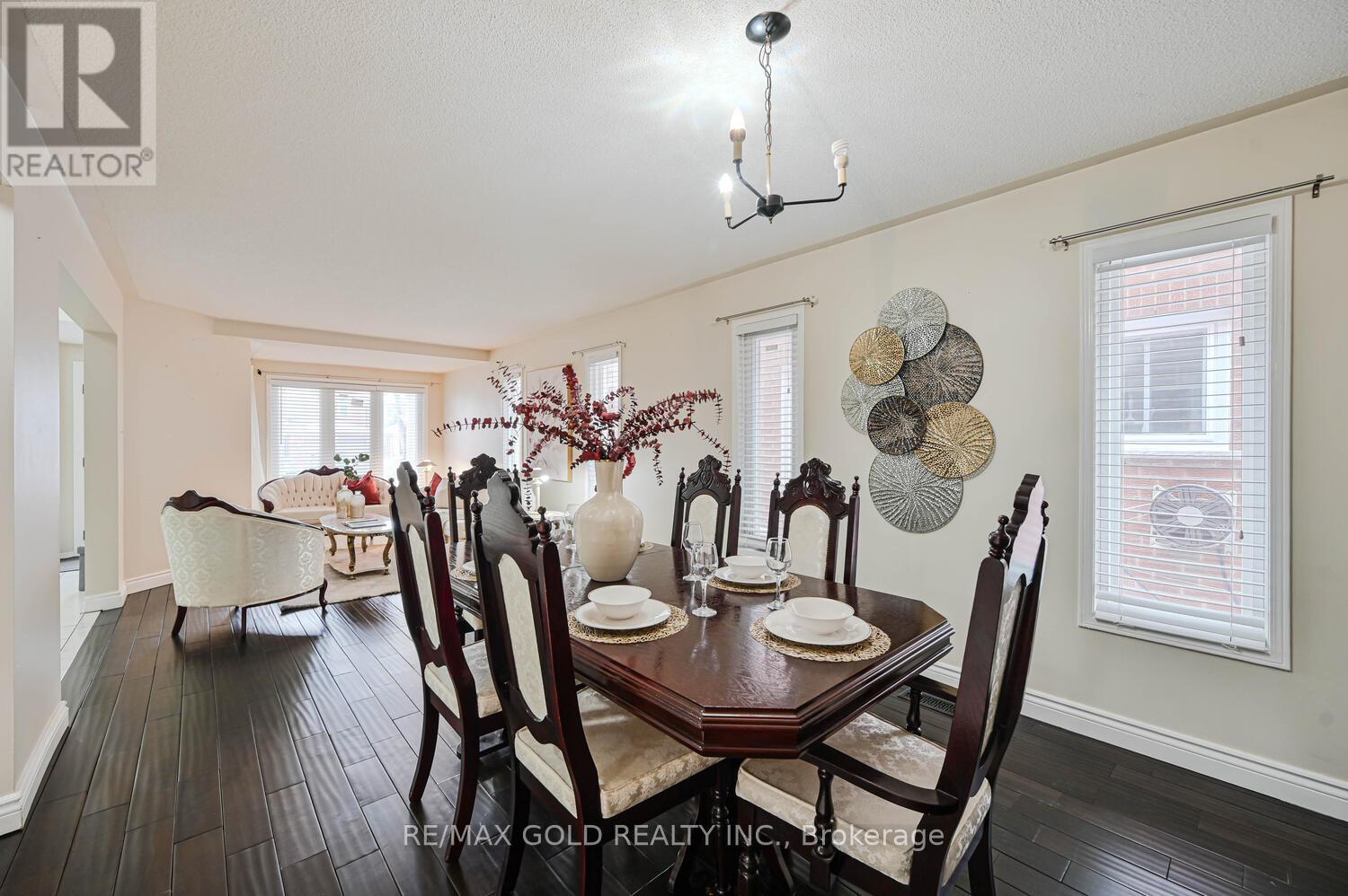 30 Foxtail Road, Brampton, Ontario  L6R 1E2 - Photo 5 - W12657738