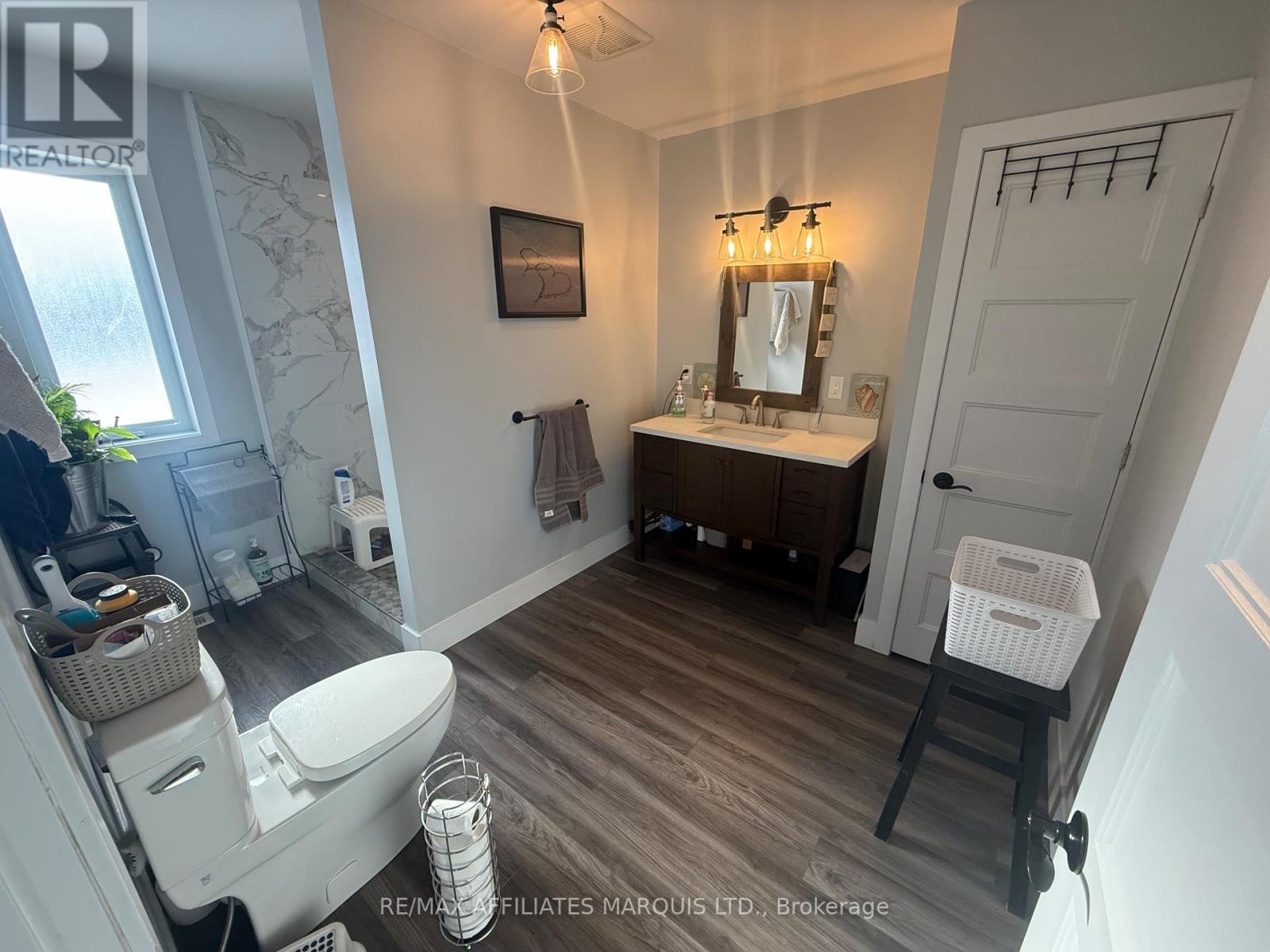 16980 Valade Road, South Stormont, Ontario  K0C 2A0 - Photo 10 - X12659202