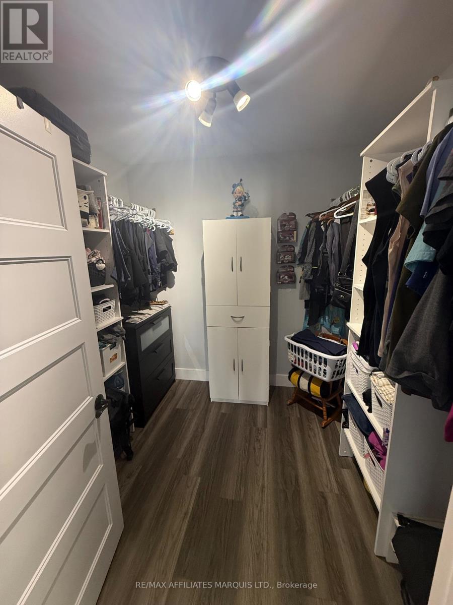 16980 Valade Road, South Stormont, Ontario  K0C 2A0 - Photo 12 - X12659202