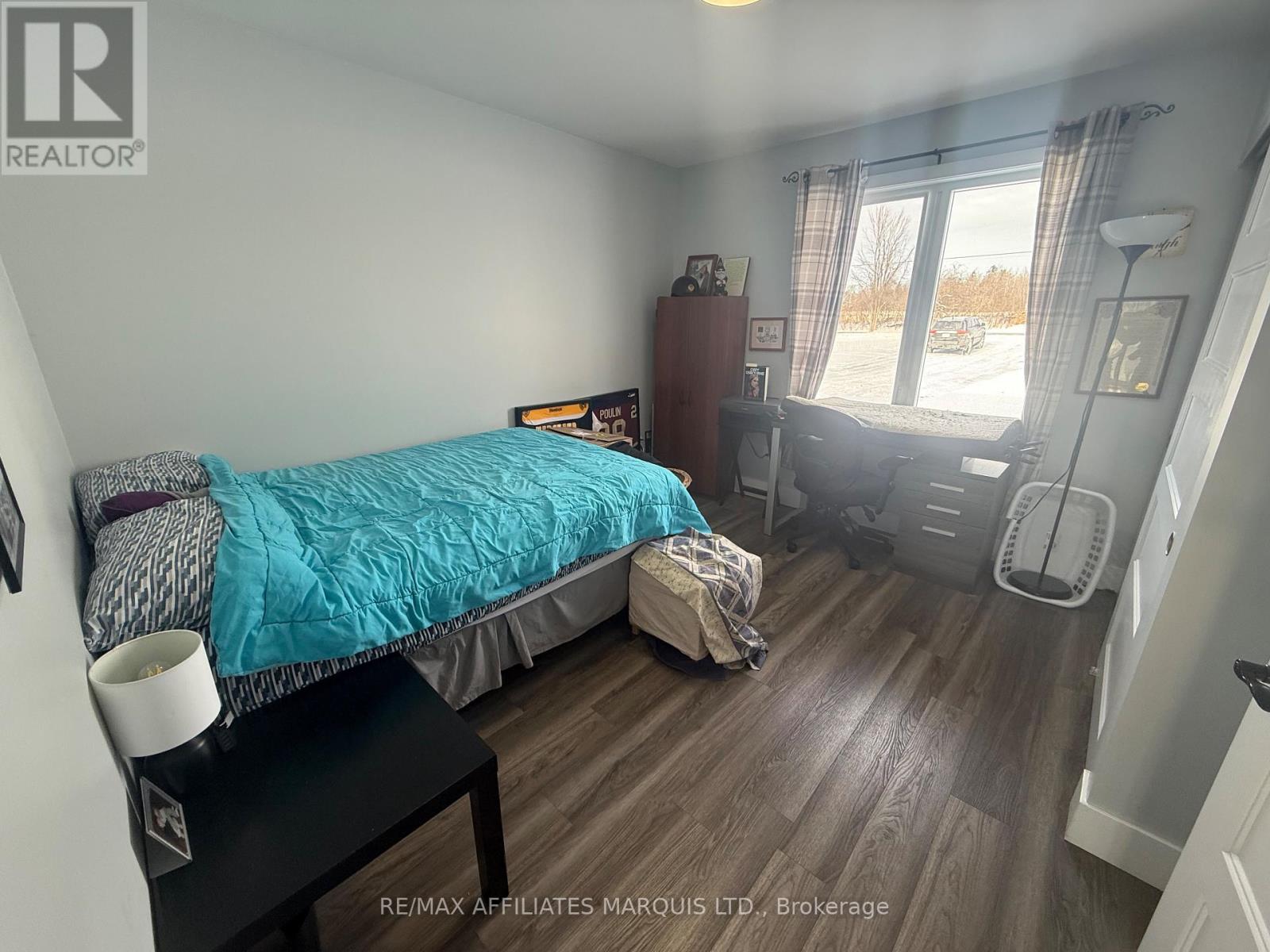 16980 Valade Road, South Stormont, Ontario  K0C 2A0 - Photo 13 - X12659202