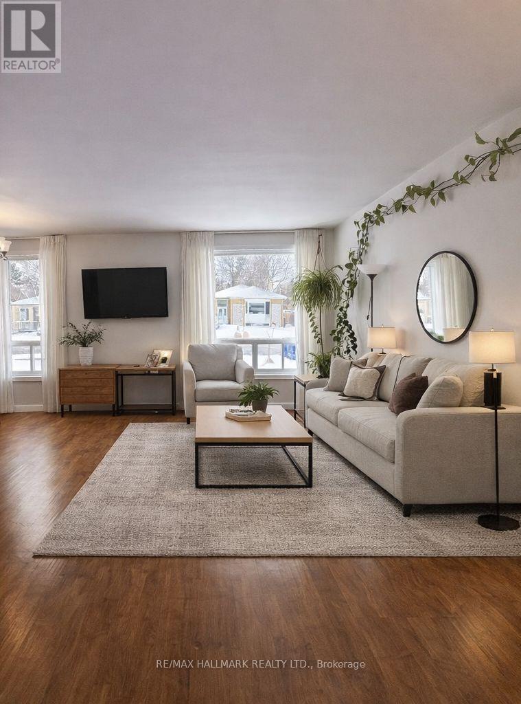 6 Bailey Crescent, Aurora, Ontario  L4G 2B3 - Photo 1 - N12659196