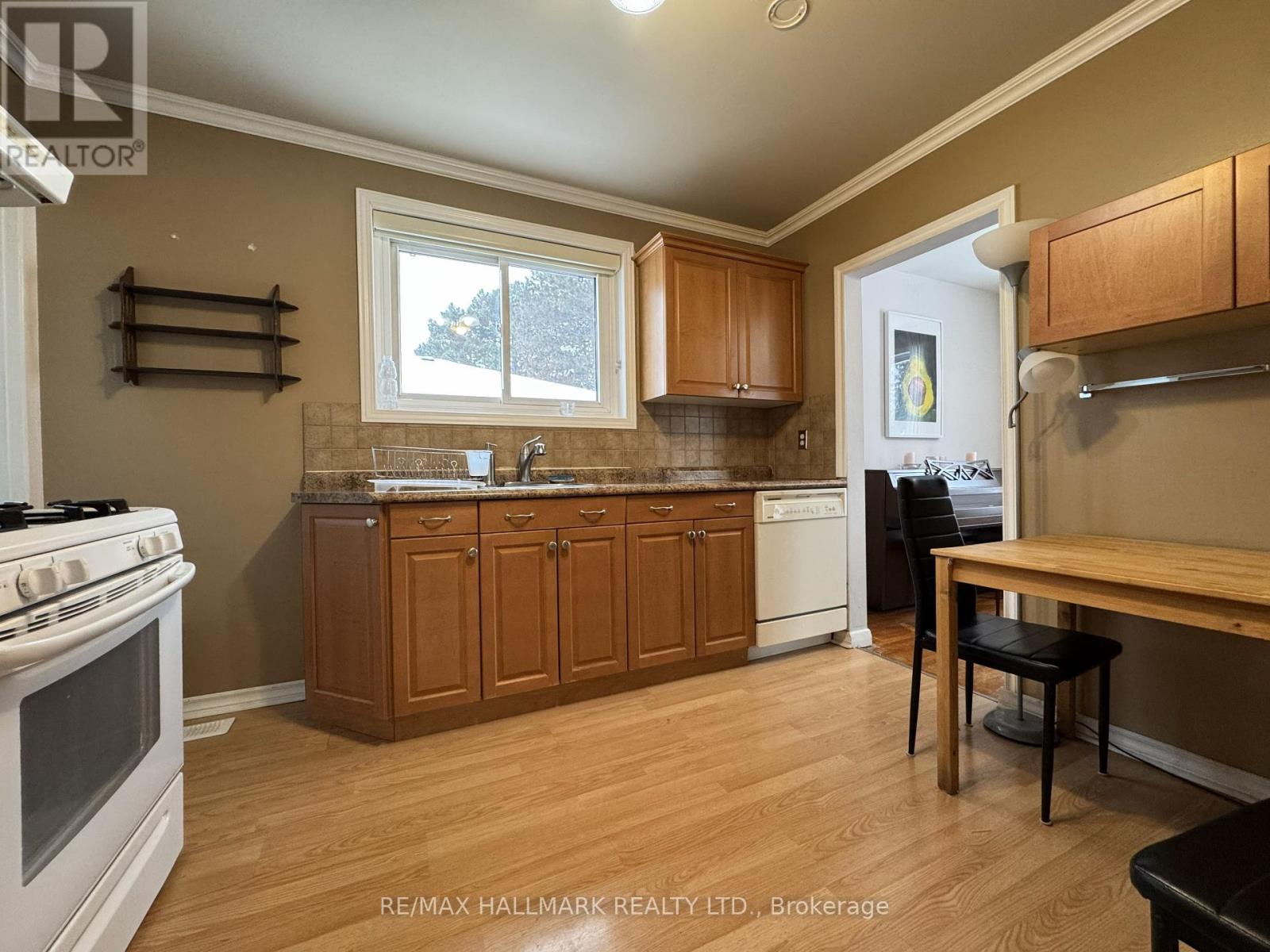 6 Bailey Crescent, Aurora, Ontario  L4G 2B3 - Photo 10 - N12659196