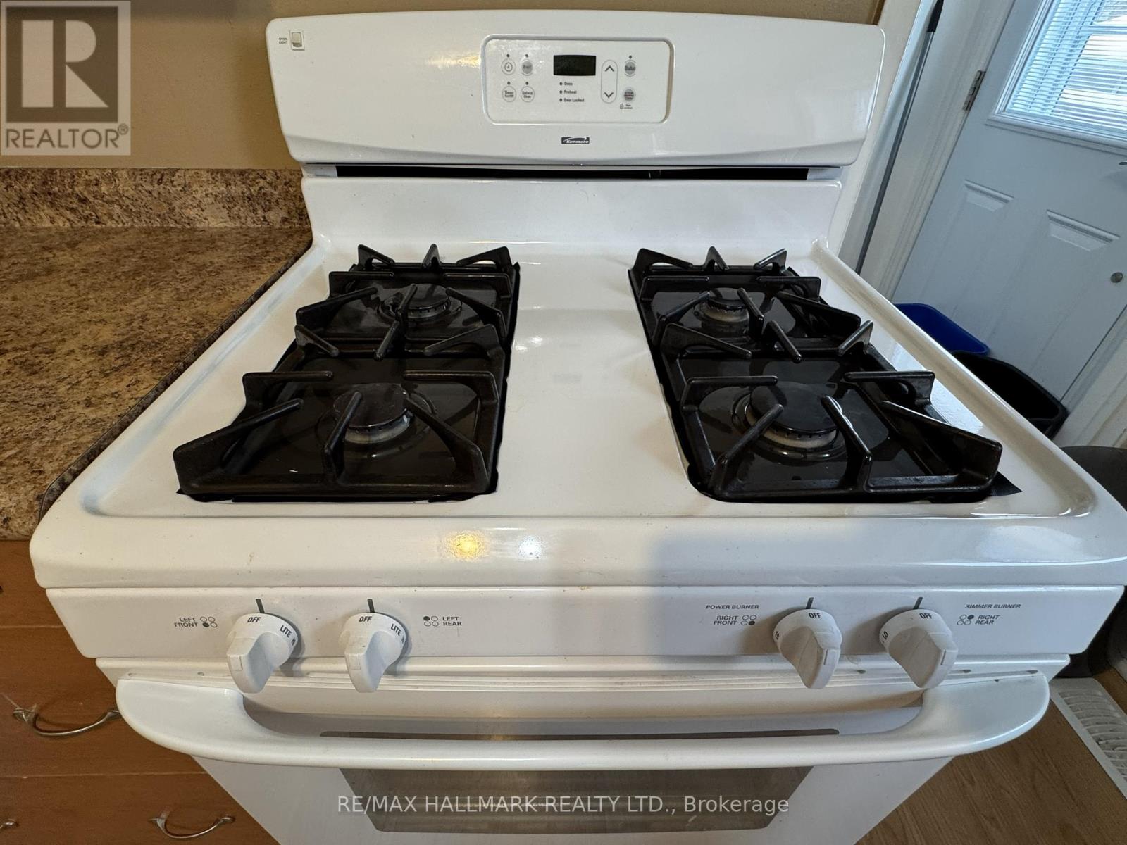 6 Bailey Crescent, Aurora, Ontario  L4G 2B3 - Photo 12 - N12659196