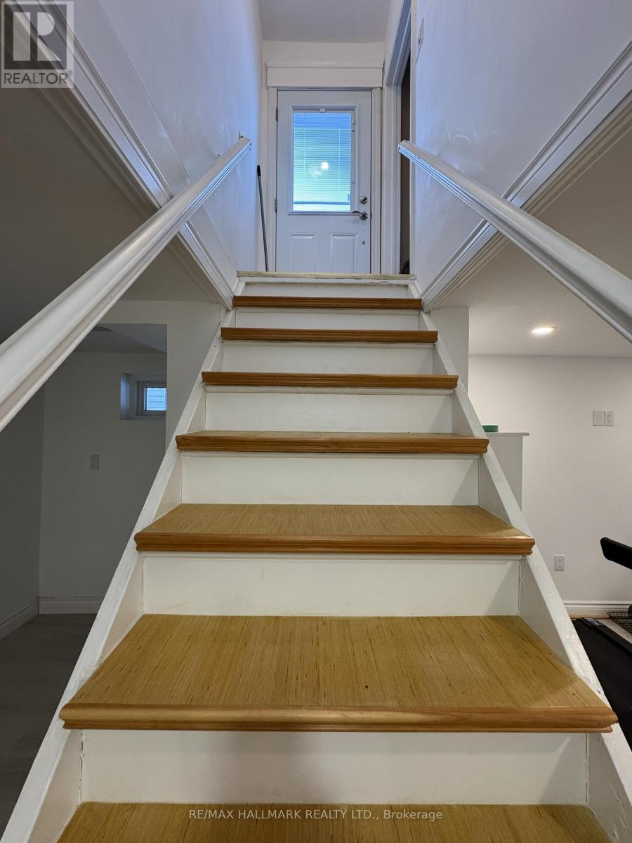 6 Bailey Crescent, Aurora, Ontario  L4G 2B3 - Photo 24 - N12659196