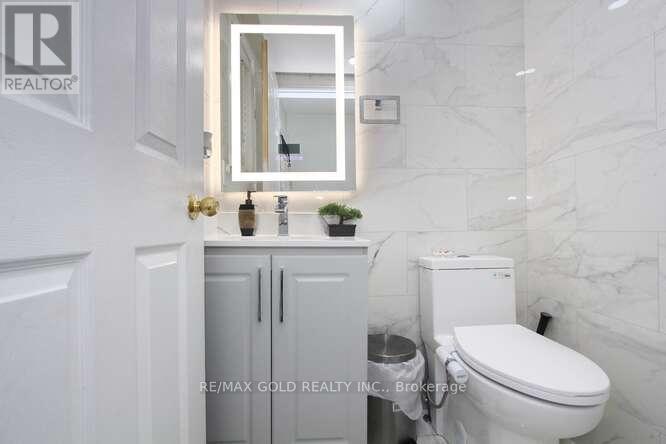 88 Ridgemore Crescent, Brampton, Ontario  L7A 2L5 - Photo 7 - W12654914