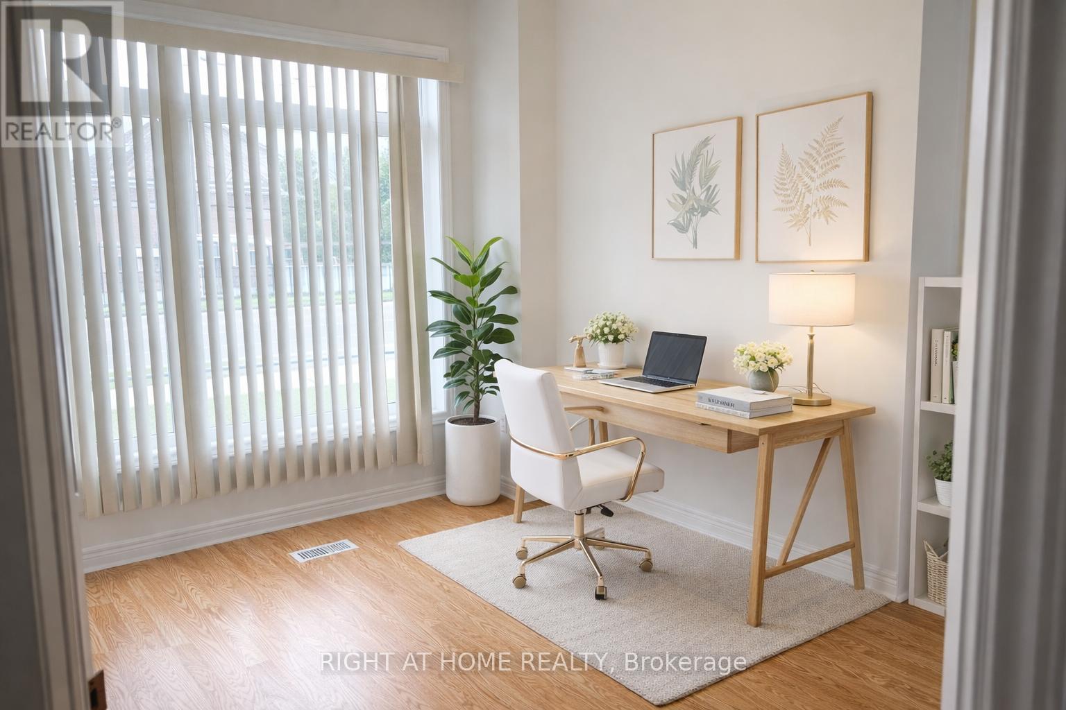 5343 Terry Fox Way, Mississauga, Ontario  L5V 0C5 - Photo 4 - W12659204