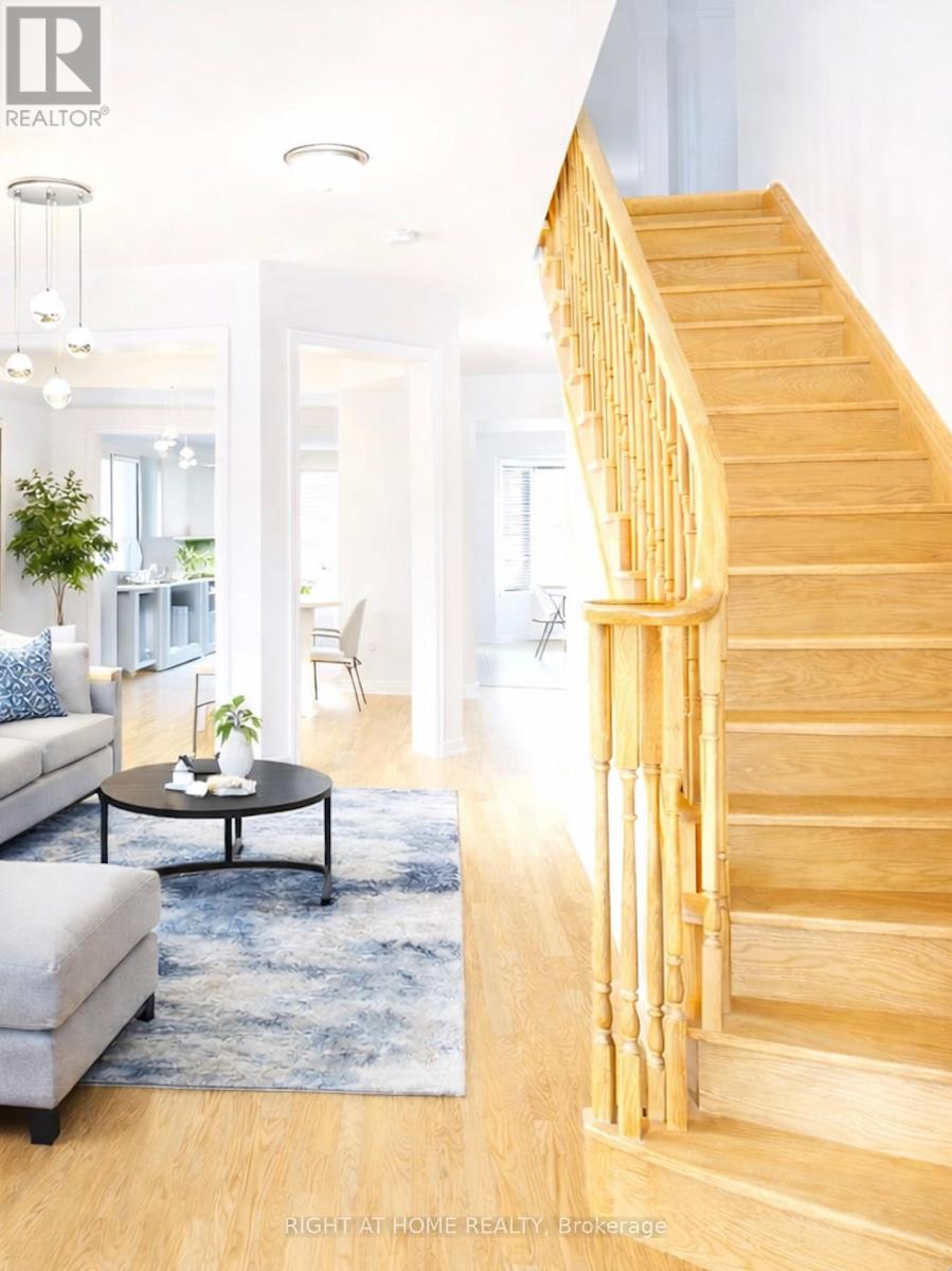 5343 Terry Fox Way, Mississauga, Ontario  L5V 0C5 - Photo 5 - W12659204