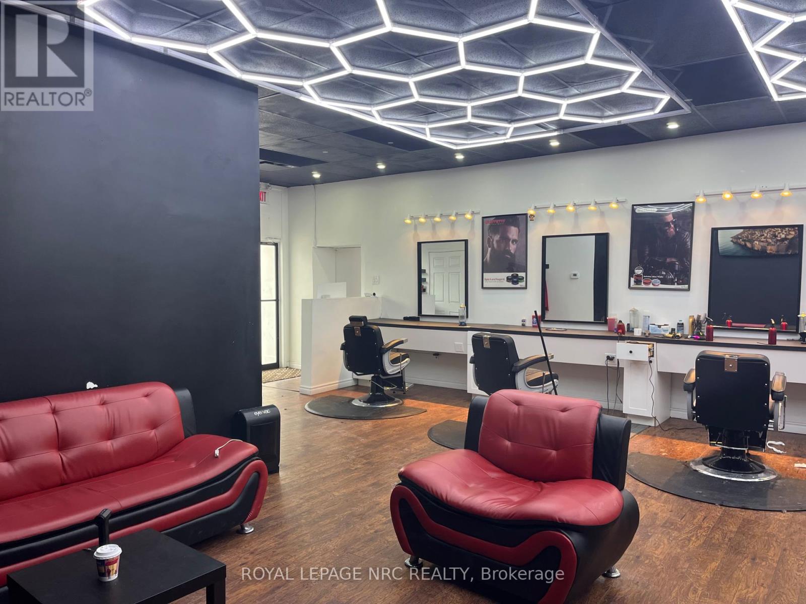 5824 Main Street, Niagara Falls, Ontario  L2G 5Z5 - Photo 1 - X12659210