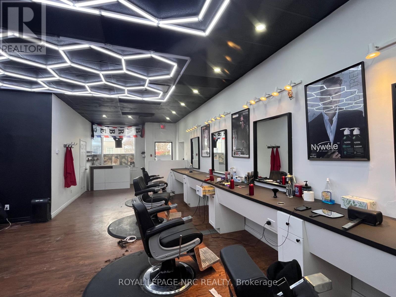 5824 Main Street, Niagara Falls, Ontario  L2G 5Z5 - Photo 3 - X12659210